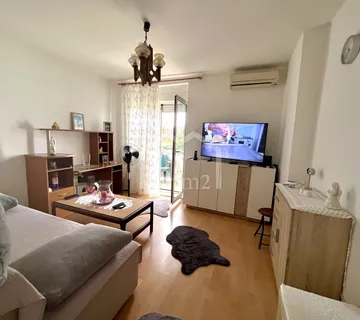 Novo Komforan Jednosoban Stan S Parkirnim Mjestom - Split