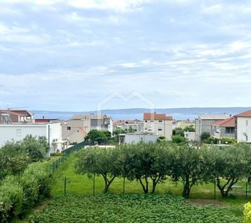 KUĆA - VELIKA OKUĆNICA I POGLED NA MORE - cover