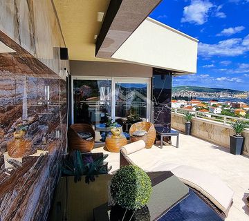 UNIKATNI PENTHOUSE SA PANORAMSKIM POGLEDOM - cover