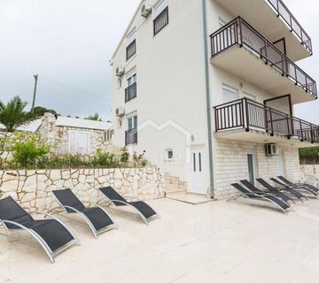APARTMANSKA KUĆA OKRUG DONJI - cover
