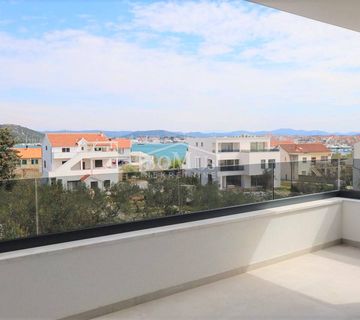 Murter, novogradnja apartman na 1. katu, 92,32m2 sa pogledom na more, do plaže 270m; - cover