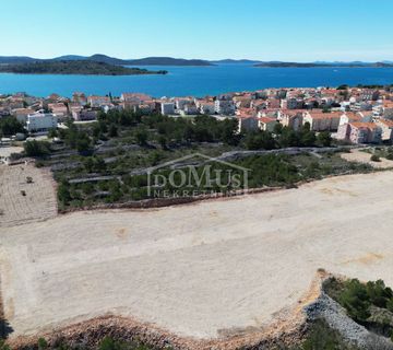 Srima, mirno okruženje, 550m od plaže Lovetovo, građevinsko zemljište  709m2 - cover