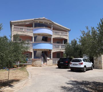 Vodice, dvosoban apartman 41,75m2 u visokom potkrovlju - cover