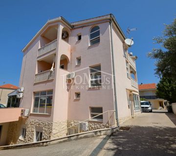 Vodice, blizina centra, kompletno renoviran i namješteni 2-soban apartmana 69,82m2 - cover