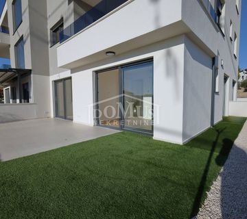 Brodarica novogradnja, dvosoban apartman 87,22m2 sa vrtom 132,11m2 - cover