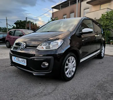 VW Up! 1,0 CLUB UP! SERVISNA, JAMSTVO, REG. 1 GODINU - cover