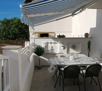 ISTRA, BARBARIGA – Prodaja apartmana s terasom - Barbariga, Vodnjan