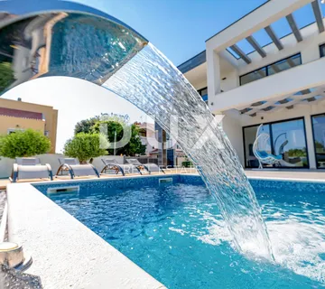 ZADAR, ZATON - Luksuzna vila s grijanim bazenom - Zaton, Nin