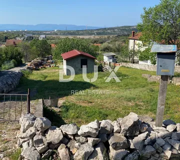 RIJEKA, KRASICA - građevinsko zemljište 932 m2 s pogledom na more za stambenu zgradu - stanove / apartmane / obiteljsku kuću / villu! PRILIKA!!! - Krasica, Bakar