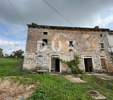 ISTRA,BARBAN - Imanje s dva objekta za renovaciju