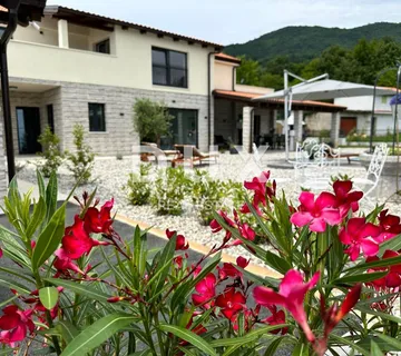OPATIJA, POLJANE - Prekrasna vila s bazenom i pogledom na more na osami, blizina Opatije - Poljane, Opatija