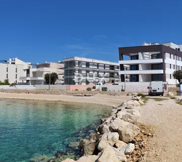 OTOK PAG, MANDRE - Atraktivan stan s prekrasnim pogledom prvi red do mora! S3 - Mandre, Kolan