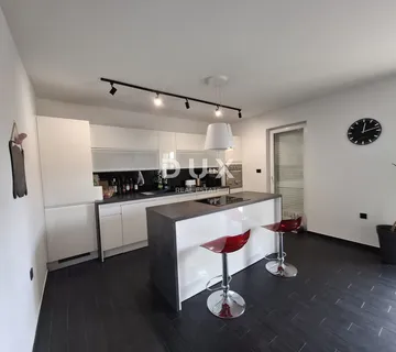 ISTRA, PULA- Dvoetažni stan 127 m2 na odličnoj lokaciji