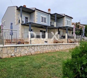 ISTRA, POREČ - Prostrana kuća s bazenom i panoramskim pogledom