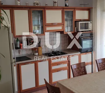 ISTRA, ROVINJ - Dvoetažni stan 78 m2 sa dvije garaže!