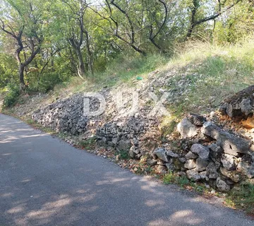 KOSTRENA, ROŽMANIĆI-Građevinsko zemljište za obiteljsku kuću u Plešićima - Plešići, Kostrena