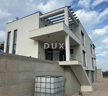 ŠIBENIK, VODICE - Dvojna kuća s bazenom i panoramskim pogledom na more