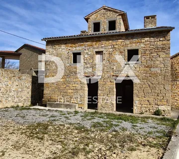 ISTRA,MOTOVUN - Kamena kuća sa predivnim pogledom