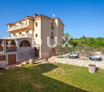 OTOK KRK, OKOLICA – Uhodan posao, restoran i pansion - Skrbčići, Krk
