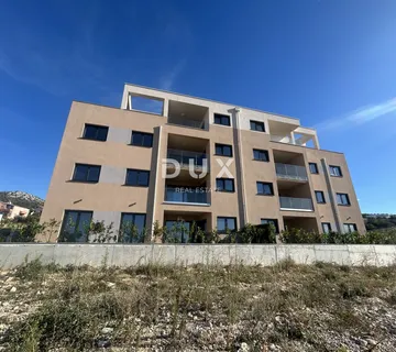 PRIMOŠTEN, DOLAC – Stan u novogradnji s prekrasnim pogledom na more!