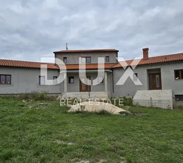 ISTRA, ROVINJ - Vila u izgradnji s prostranom okućnicom