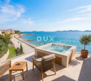 PAG, MANDRE - penthouse na atraktivnoj lokaciji u Mandrama, pogled na more, tri terase - Mandre, Kolan