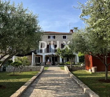 ISTRA, UMAG - Kamena ljepotica prvi red do mora