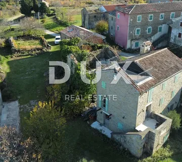 ISTRA, MOMJAN - Kamena kuća u istarskom stilu - Momjan, Buje