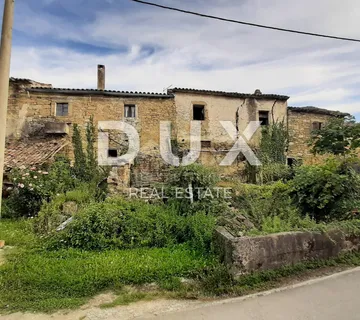 ISTRA, JURADI - Starina za adaptaciju s 9000m2 poljoprivrednog zemljišta - Juradi, Buzet