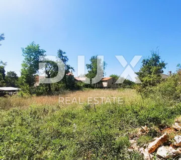 ISTRA, GROŽNJAN – Atraktivno građevinsko zemljište 814 m² u tihoj zoni - Završje, Grožnjan
