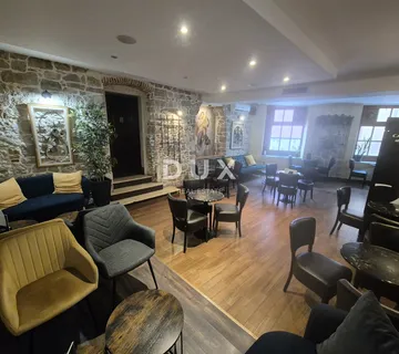 ISTRA,ROVINJ - Predivan uhodani caffe bar u srcu Rovinja