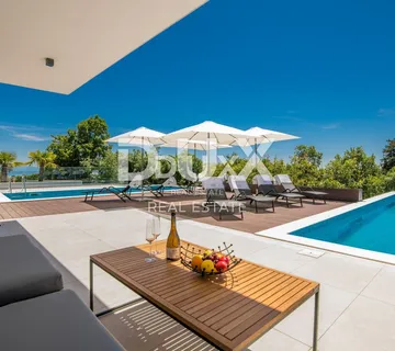 OPATIJA – Moderna luksuzna vila s dvije stambene jedinice i panoramskim pogledom na more - Veprinac, Opatija