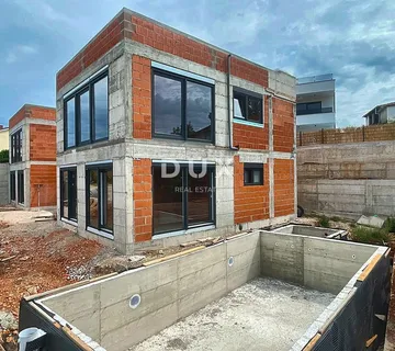 OTOK KRK, BRZAC - Moderna dvojna kuća sa bazenom (bez 3% poreza na nekretnine - ušteda 18,000€) - Brzac, Krk