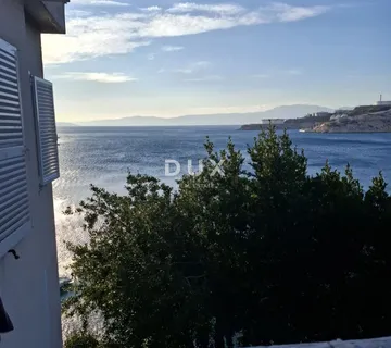 KVARNER, KRALJEVICA - Prilika: stan 53m2 s balkonom prvi red do mora