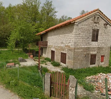 ISTRA, CEROVLJE - Samostojeća kuća djelomično adaptirana