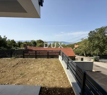 Novi Vinodolski, Povile, 2-sobni apartman, 54 m2, novogradnja, okućnica - Povile, Novi Vinodolski