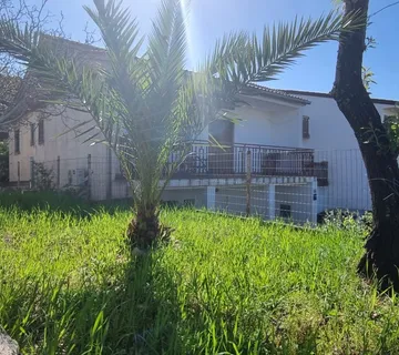ISTRA, FAŽANA Obiteljska kuća na 500m od mora!