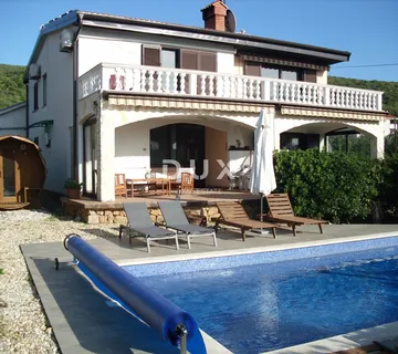 OTOK KRK, PUNAT - Samostojeća kuća sa bazenom 500 m od mora