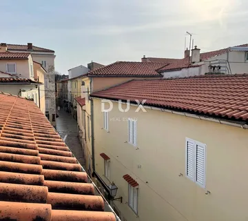 OTOK KRK, GRAD KRK - Rijetkost na tržištu! Povijesna kuća u samom centru grada