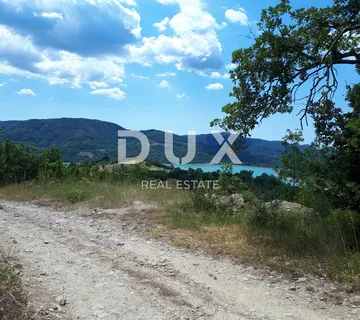 ISTRA, BUZET - Poljoprivredno zemljište s pogledom na Butonigu - Juradi, Buzet