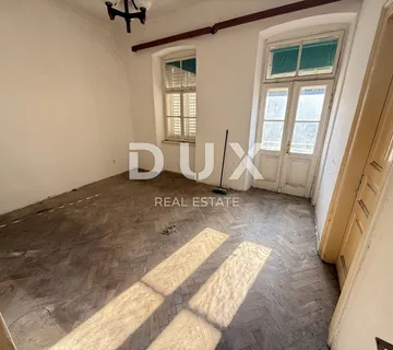 Kvarner, Crikvenica, Dvoetažni apartman, 84 m2, 1. red do mora, centar