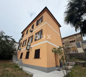 RIJEKA, CENTAR - Samostojeća kuća s 3 odvojena stana + okućnica! PRILIKA!
