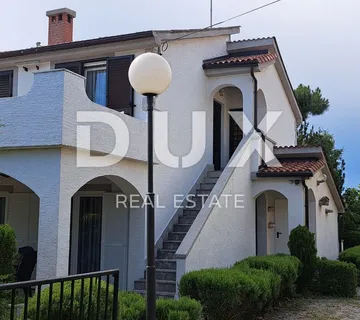 OTOK KRK, LINARDIĆI - lijepa kuća s pet apartmana - Linardići, Krk