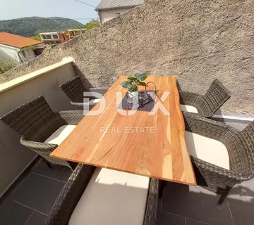 NOVI VINODOLSKI, BRIBIR - kuća s dva adaptirana stana - Bribir, Vinodolska općina