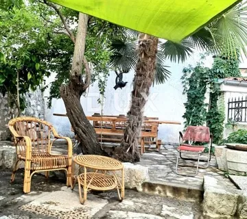 OTOK KRK, GRAD KRK - Renovirana kuća u starom gradu