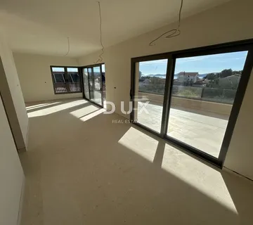 ŠIBENIK, VODICE – Luksuzni penthouse s liftom i pogledom na more!
