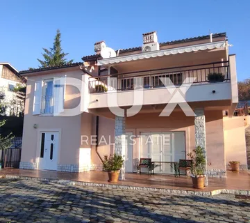 RIJEKA - Predivna kuća s bazenom na gradskim linijama!