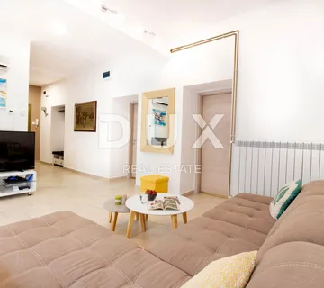 RIJEKA, CENTAR - Moderni 2S+DB apartman na traženoj lokaciji