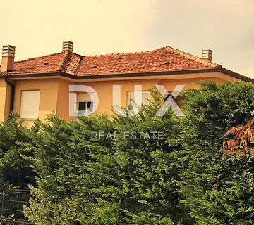 RIJEKA, KOSTRENA - Atraktivna obiteljska kuća s pogledom na more - Paveki, Kostrena