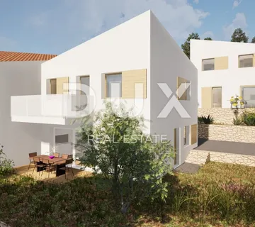 OTOK CRES, CRES - Dvosoban stan u prizemlju, 2 parkinga, vrt 100m2